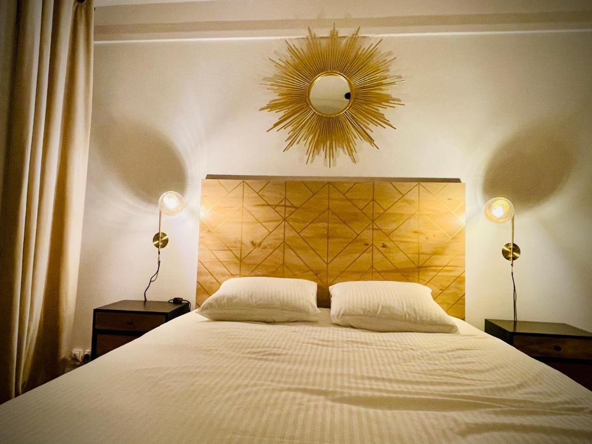 Suites Mana: Chic Downtown Rethel with Private Fitness Exterior photo