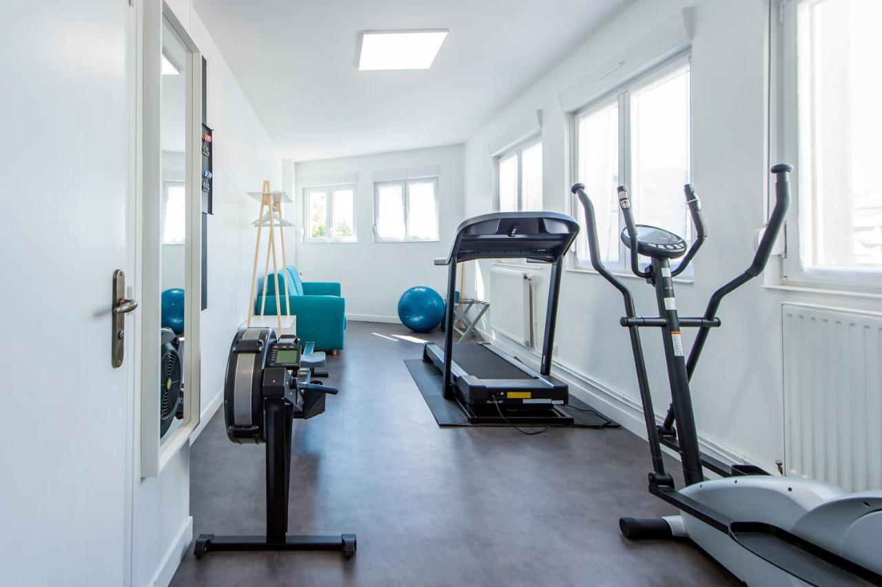 Suites Mana: Chic Downtown Rethel with Private Fitness Exterior photo
