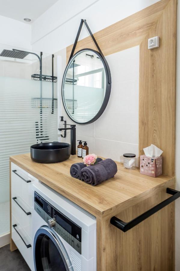 Suites Mana: Chic Downtown Rethel with Private Fitness Exterior photo