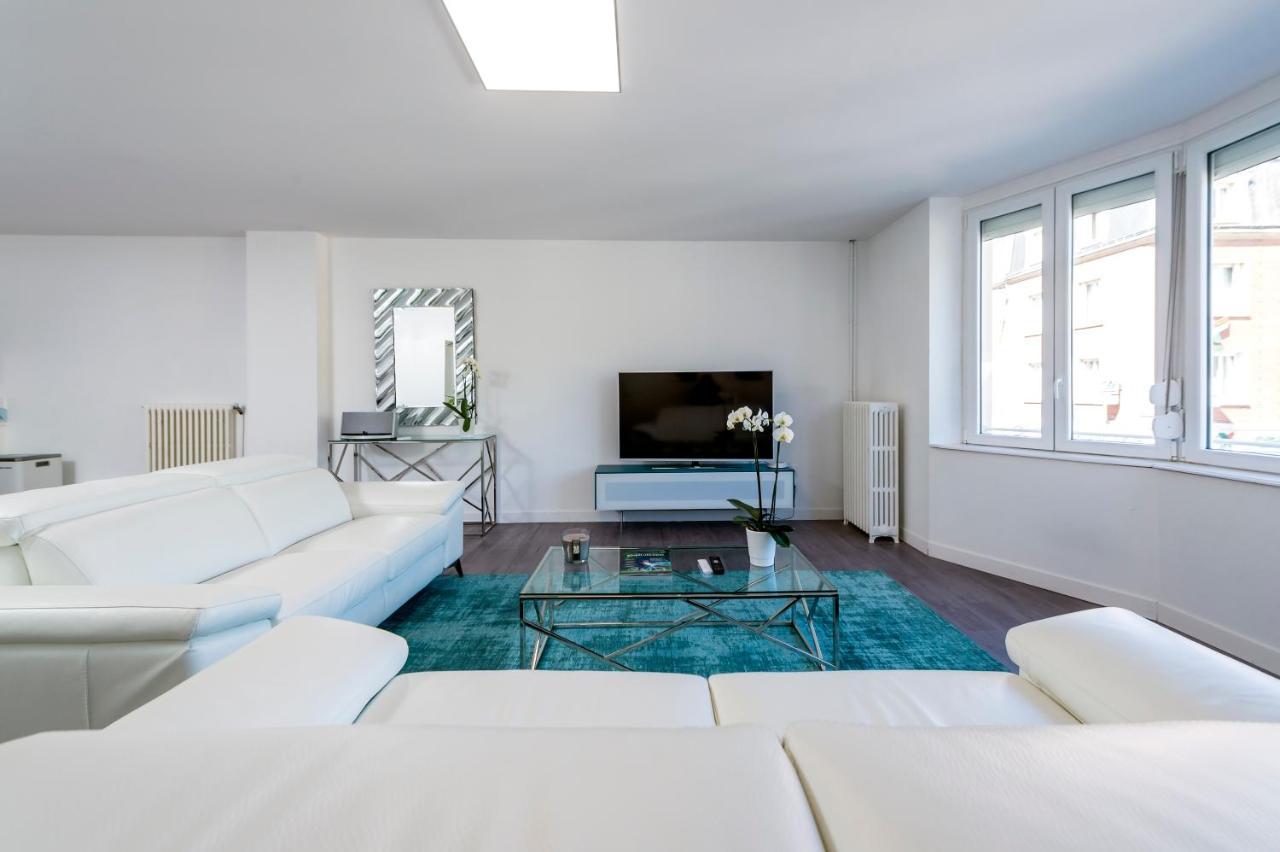 Suites Mana: Chic Downtown Rethel with Private Fitness Exterior photo