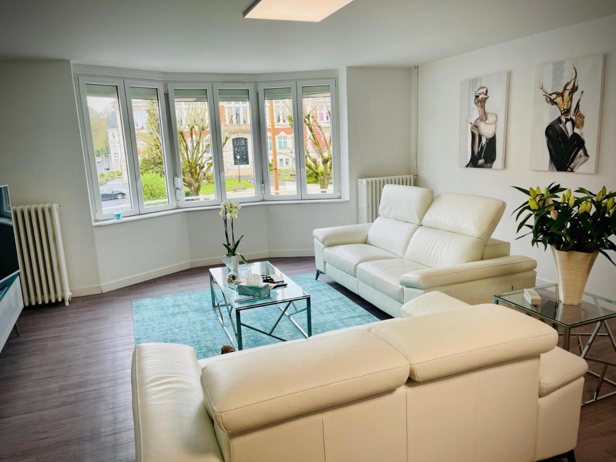 Suites Mana: Chic Downtown Rethel with Private Fitness Exterior photo