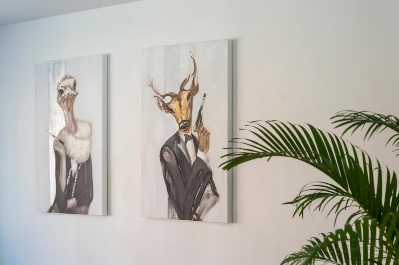 Suites Mana: Chic Downtown Rethel with Private Fitness Exterior photo